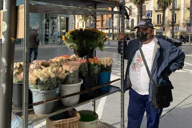 La storia del barese Luigi, da detenuto a fioraio ambulante: �Questo lavoro mi ha salvato�